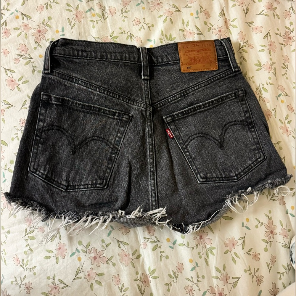 Black Levi’s 501 shorts